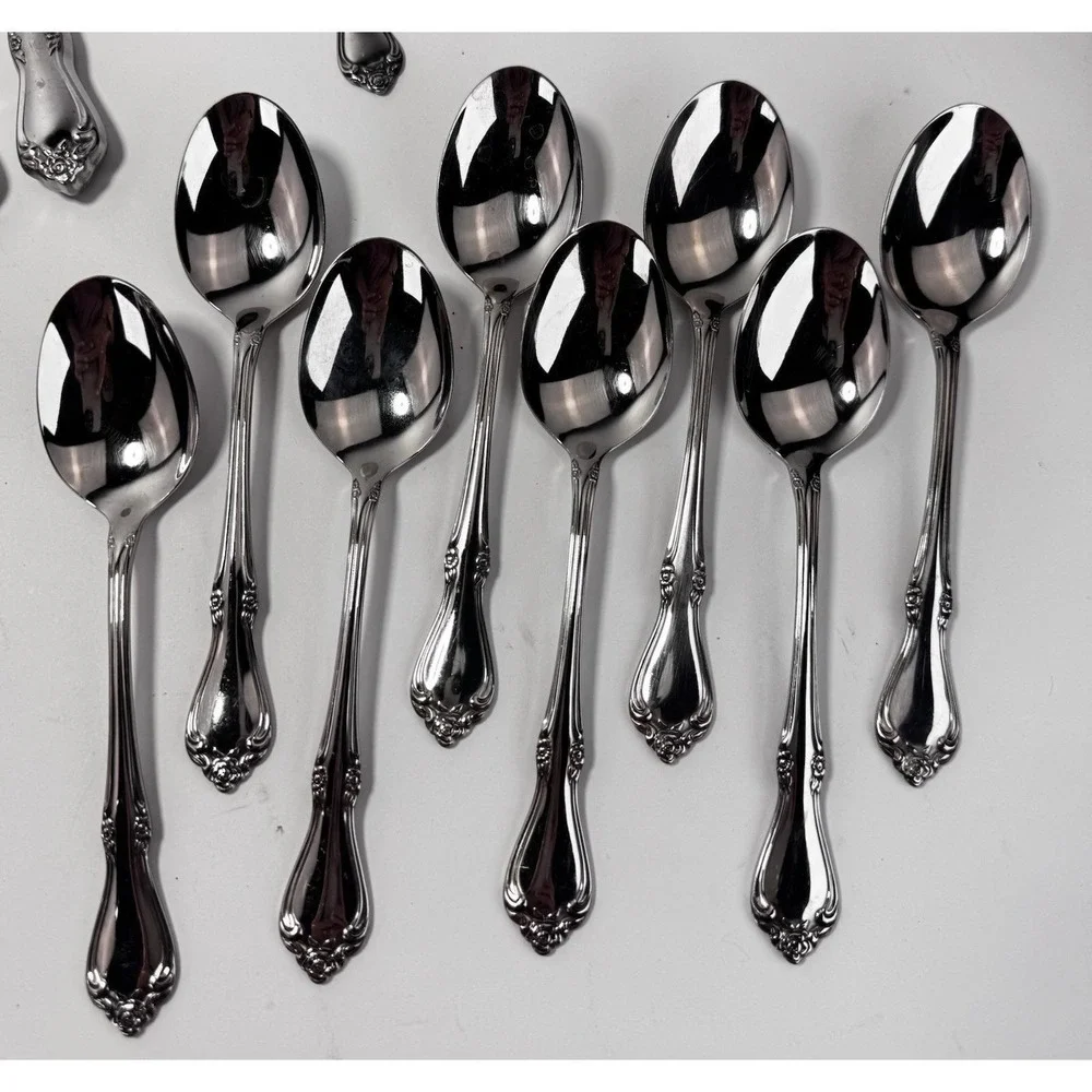 Oneida SSS Celebrity 48 Pc Stainless Steel  (8) 5 Pc Place Settings - Excellent
